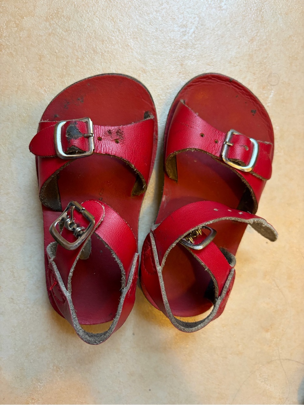 Saltwater sun-San surfer sandals Red Leather Buckle size 6